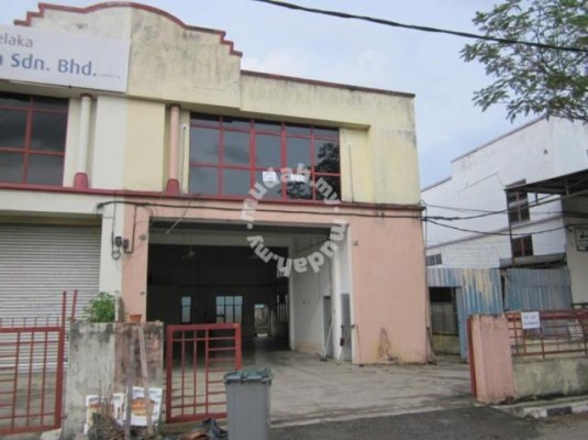 Taman Merdeka Batu Berendam Warehouse Factory 1 and half storey Semi-D