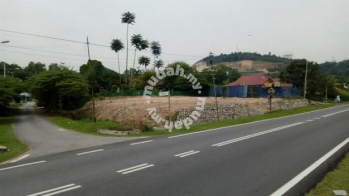 Empty Land, Kampung Tengah A, Puchong (infront main road)