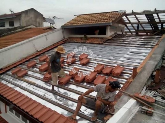 Pakar bumbung dan atap bocor