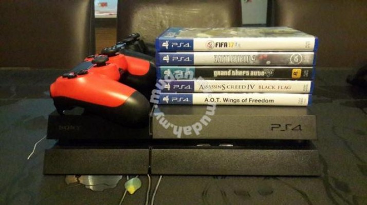 PS4 Playstation 4 Console + 5 Games + 2 Controller